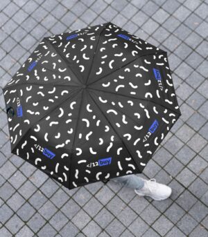 מטרייה ממותגת אול אובר שחור לבן